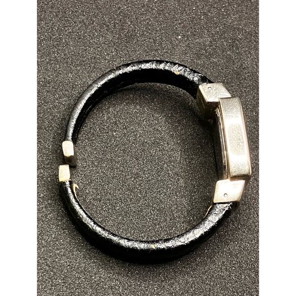 GENEVA *new battery* Silver Tone Cuff Watch Black Womens, Quartz, Leather - Picture 7 of 8